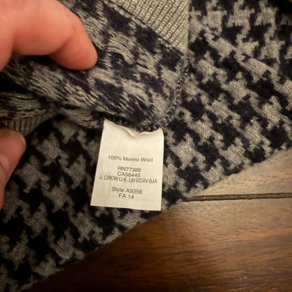 J. Crew 100% Merino Wool Houndstooth Sweater - Picture 3 of 3